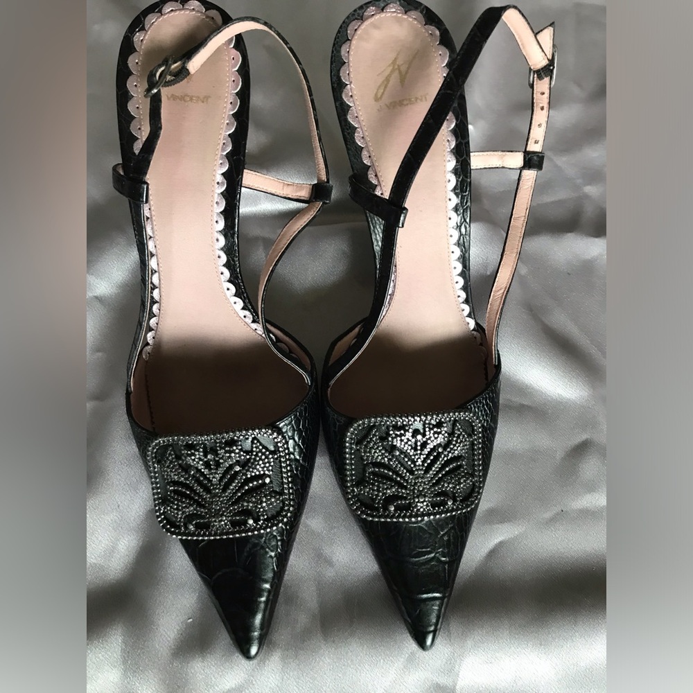 J VINCENT , size 8 1/2 Elegant Black Strappy Heels